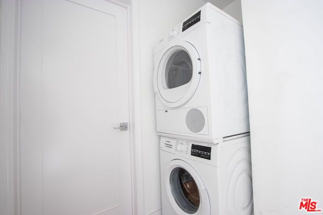 1040 N Genesee Avenue, West Hollywood, CA 90046