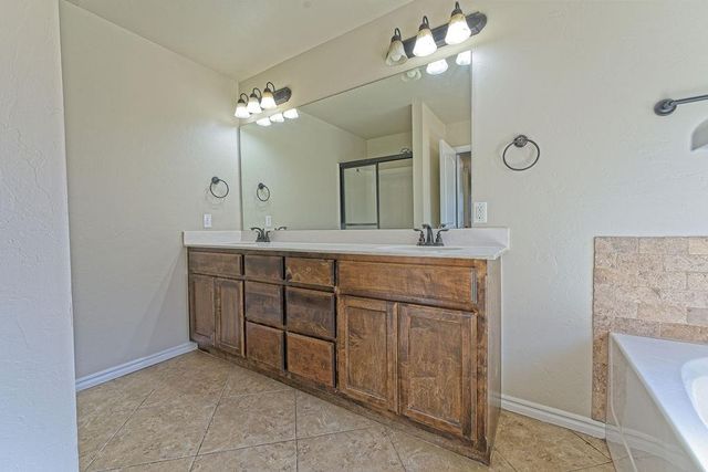 4413 Boardwalk Avenue, Moore, OK 73160