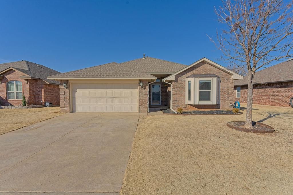 4413 Boardwalk Avenue, Moore, OK 73160