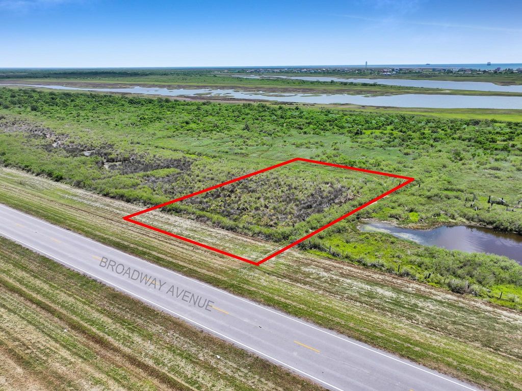 1326 Broadway, Port Bolivar, TX 77650
