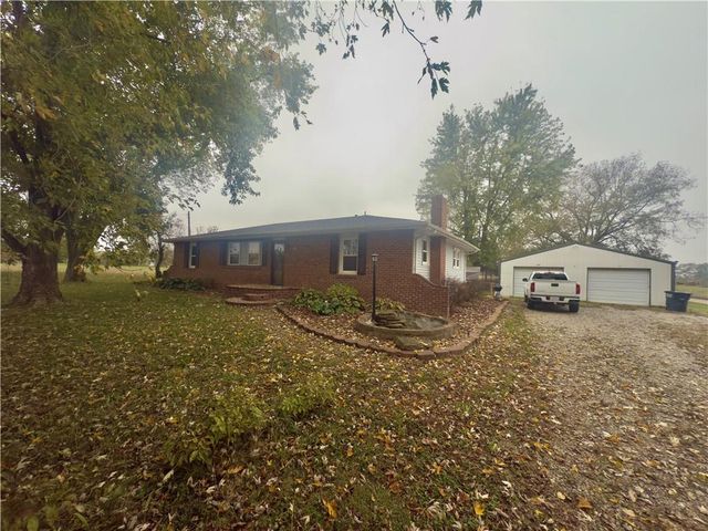 16020 S 1200th Road, Nevada, MO 64772
