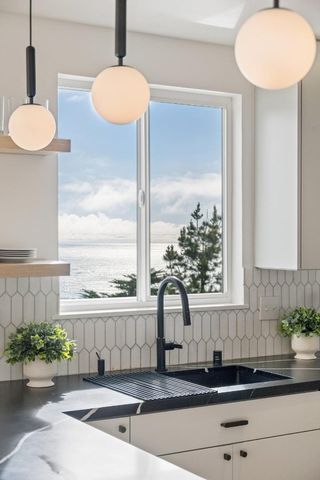 170 Beachview Avenue, Pacifica, CA 94044