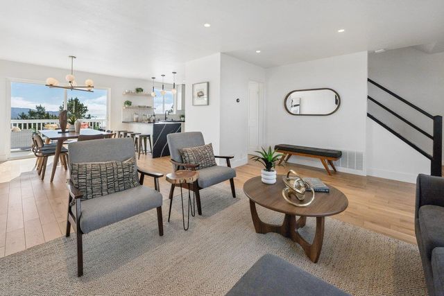 170 Beachview Avenue, Pacifica, CA 94044