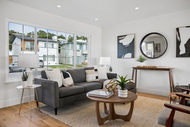 170 Beachview Avenue, Pacifica, CA 94044