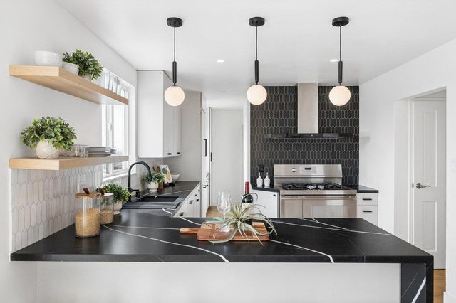 170 Beachview Avenue, Pacifica, CA 94044