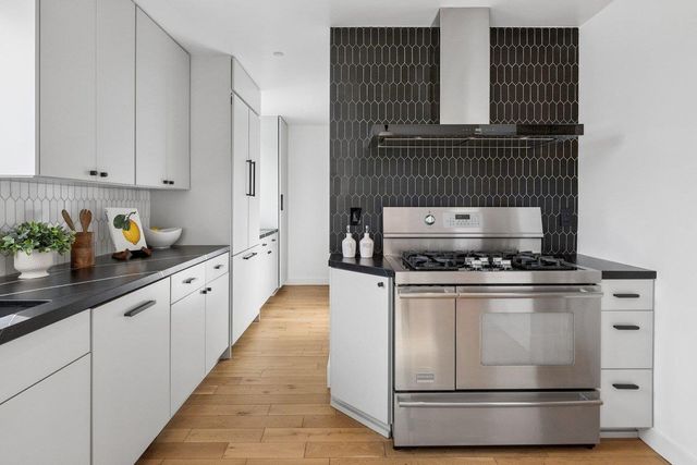 170 Beachview Avenue, Pacifica, CA 94044