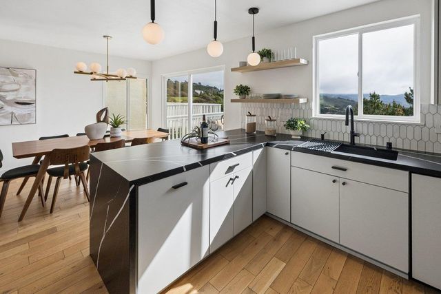 170 Beachview Avenue, Pacifica, CA 94044