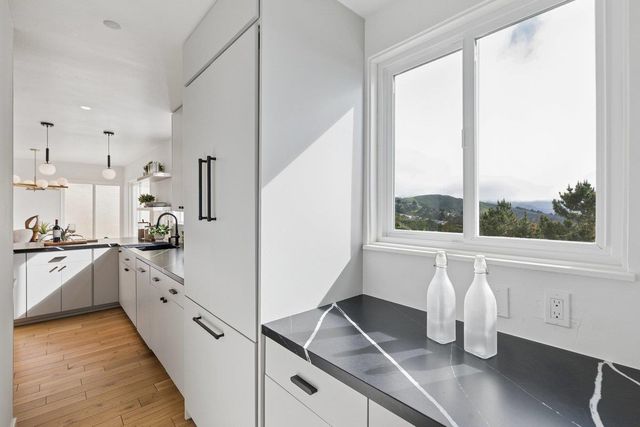 170 Beachview Avenue, Pacifica, CA 94044