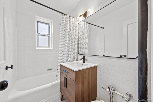 5525 31st Avenue 3L, Woodside, NY 11377