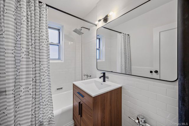 5525 31st Avenue 3L, Woodside, NY 11377