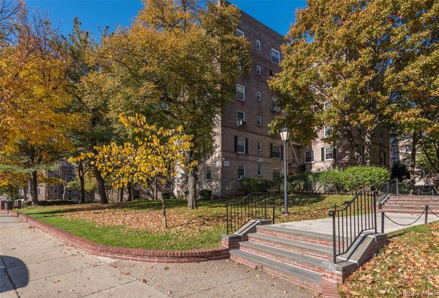 5525 31st Avenue 3L, Woodside, NY 11377