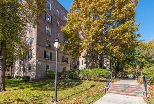 5525 31st Avenue 3L, Woodside, NY 11377