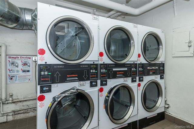 5525 31st Avenue 3L, Woodside, NY 11377