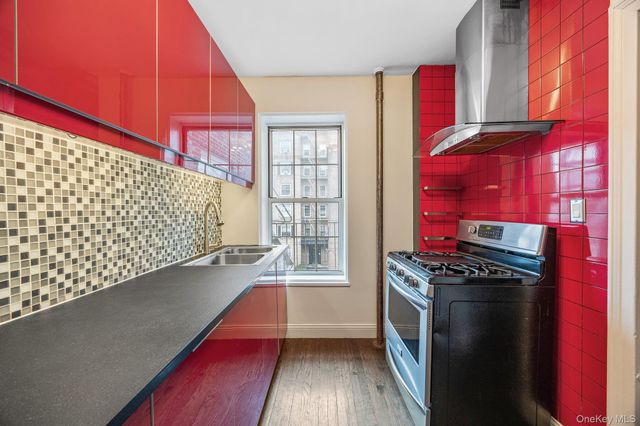 5525 31st Avenue 3L, Woodside, NY 11377