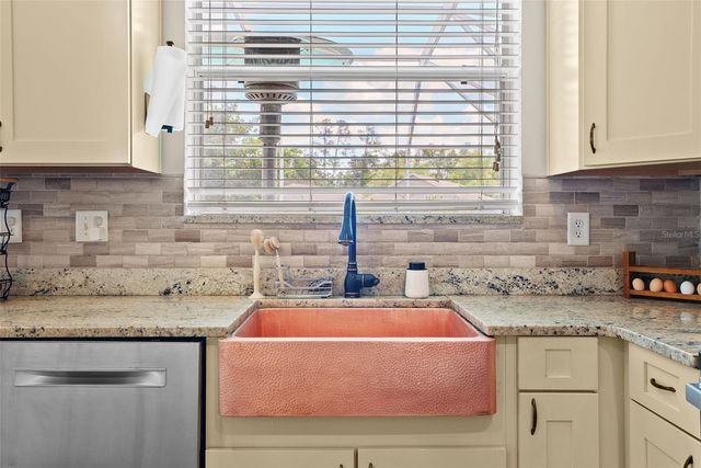 7104 MOSS LEDGE RUN, Land O Lakes, FL 34637