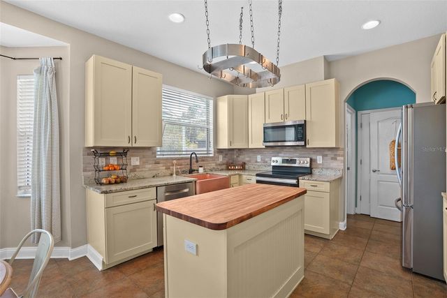 7104 MOSS LEDGE RUN, Land O Lakes, FL 34637