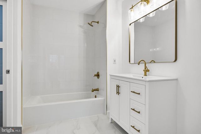 336 WALDEN, Robbinsville, NJ 08691