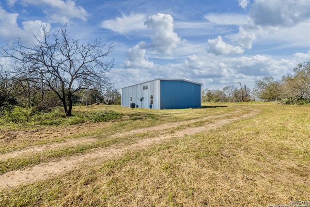 304 E 9th, Nordheim, TX 78141