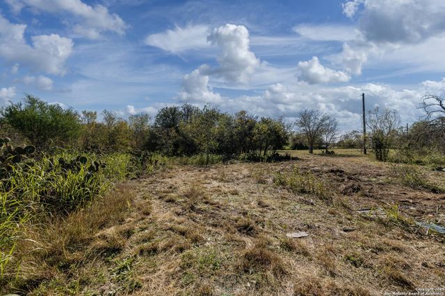 304 E 9th, Nordheim, TX 78141