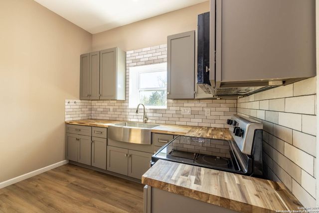 304 E 9th, Nordheim, TX 78141