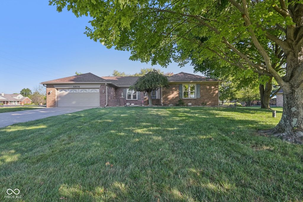 5976 W Countryside Drive, New Palestine, IN 46163