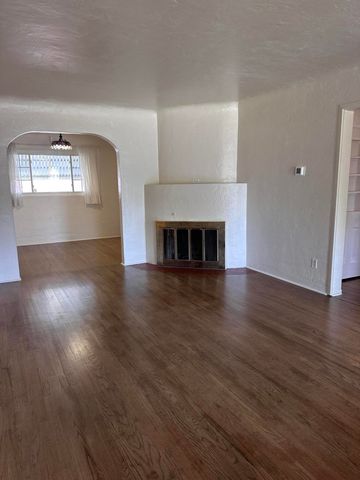 4520 3rd Street NW, Albuquerque, NM 87107