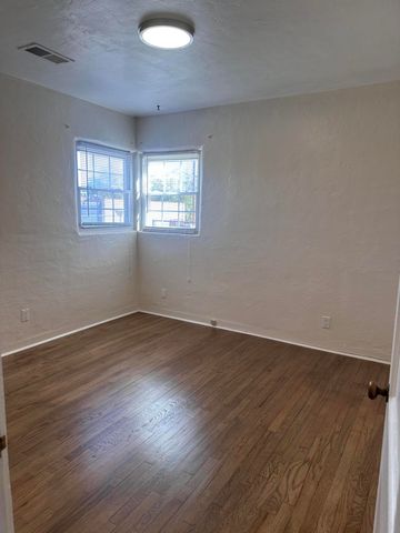 4520 3rd Street NW, Albuquerque, NM 87107