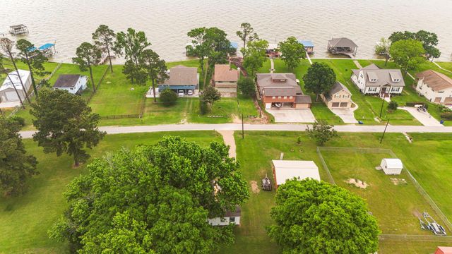 110 Lakeview Shores Drive, Coldspring, TX 77331