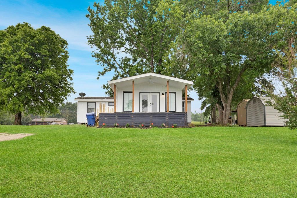 110 Lakeview Shores Drive, Coldspring, TX 77331