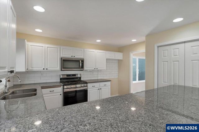 7792 St. Charles St NE, Keizer, OR 97303