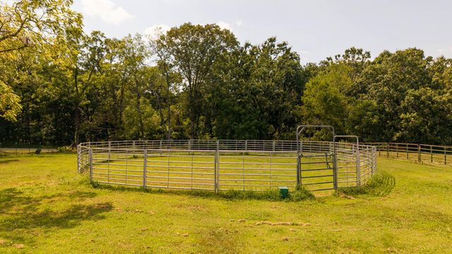 4092 County Road 1690, Willow Springs, MO 65793