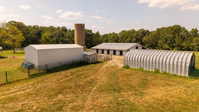 4092 County Road 1690, Willow Springs, MO 65793