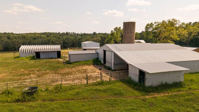 4092 County Road 1690, Willow Springs, MO 65793