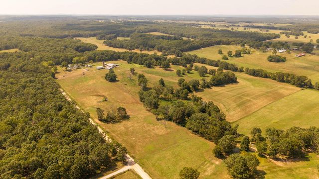 4092 County Road 1690, Willow Springs, MO 65793