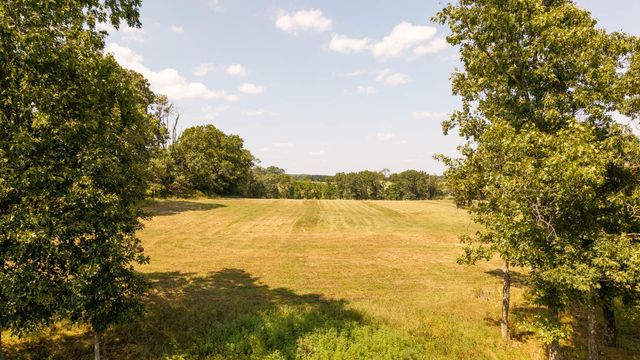 4092 County Road 1690, Willow Springs, MO 65793