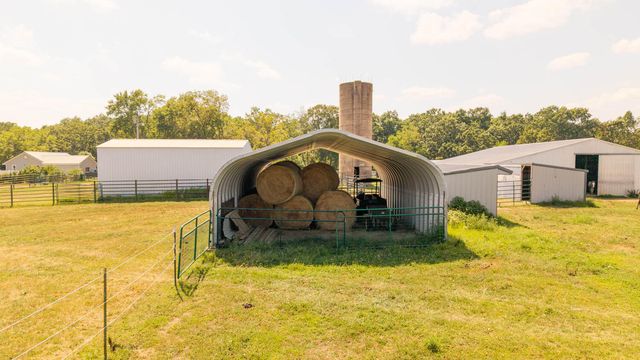 4092 County Road 1690, Willow Springs, MO 65793