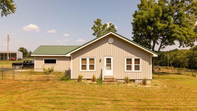 4092 County Road 1690, Willow Springs, MO 65793