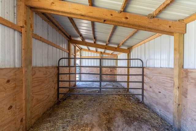 4092 County Road 1690, Willow Springs, MO 65793