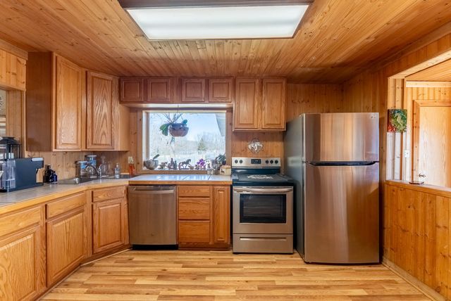 4092 County Road 1690, Willow Springs, MO 65793