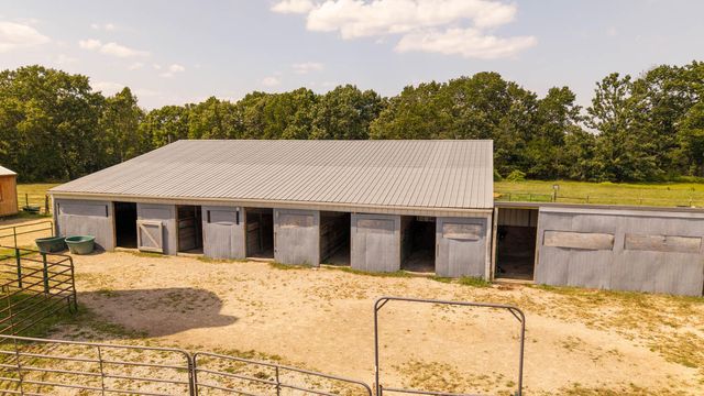 4092 County Road 1690, Willow Springs, MO 65793