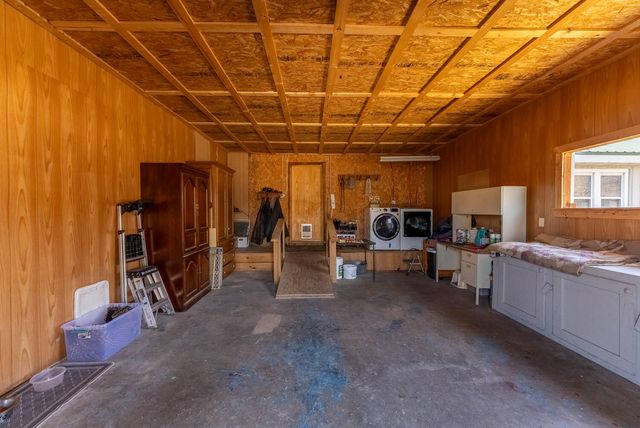 4092 County Road 1690, Willow Springs, MO 65793