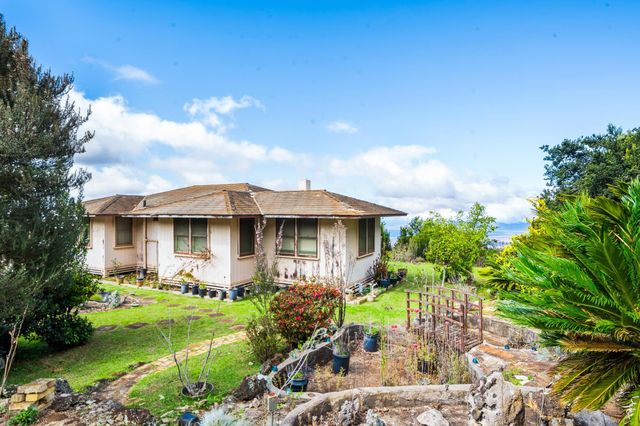 1375 Copp Rd, Kula, HI 96790