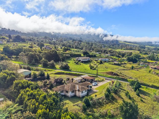 1375 Copp Rd, Kula, HI 96790