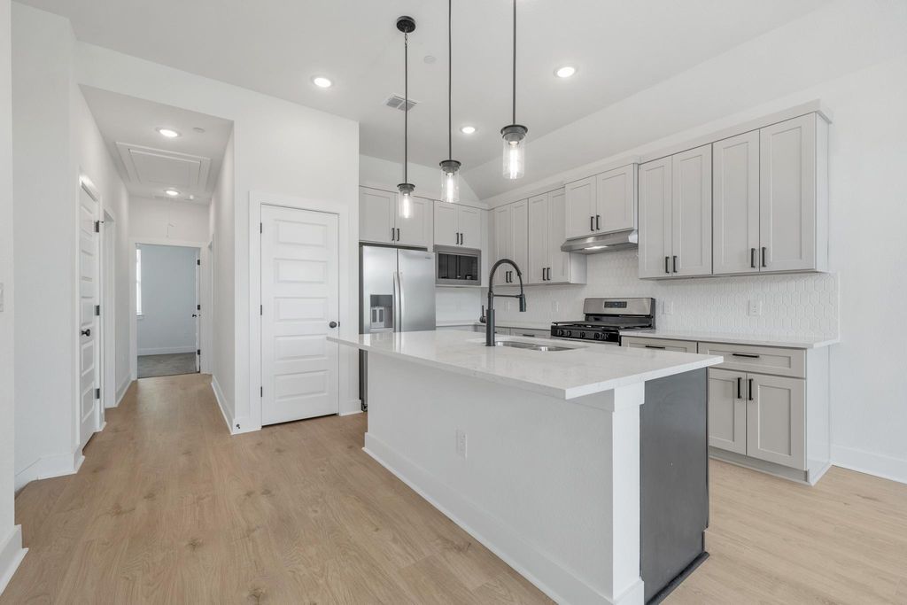 200 W 56th ST 1103, Austin, TX 78751