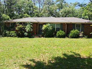 1020 S Graycroft Ave, Madison, TN 37115