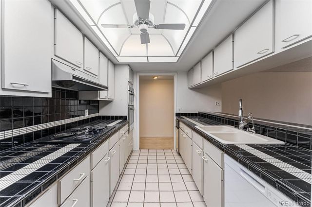 7000 E Quincy Avenue 204, Denver, CO 80237