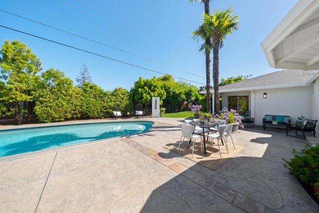 20318 Miljevich Drive, Saratoga, CA 95070
