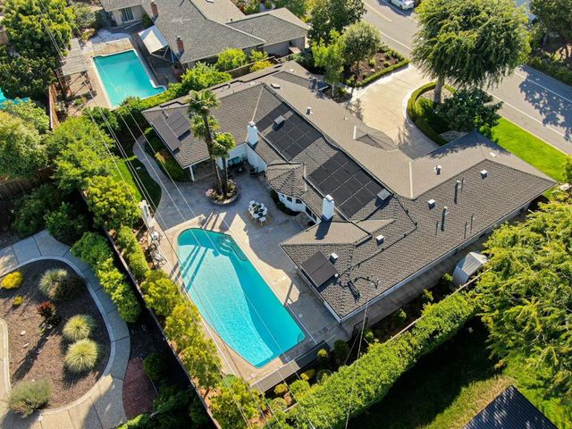 20318 Miljevich Drive, Saratoga, CA 95070