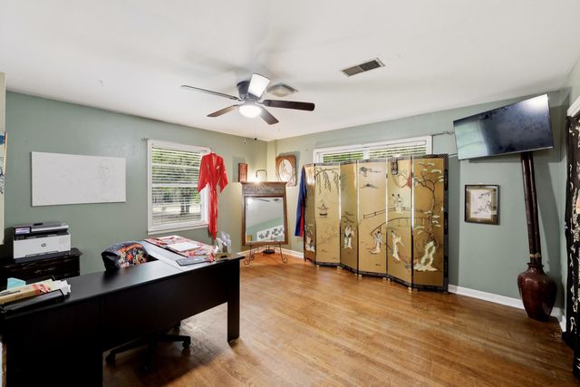 210 E Center St, White Oak, TX 75693