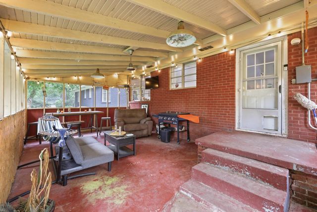 210 E Center St, White Oak, TX 75693